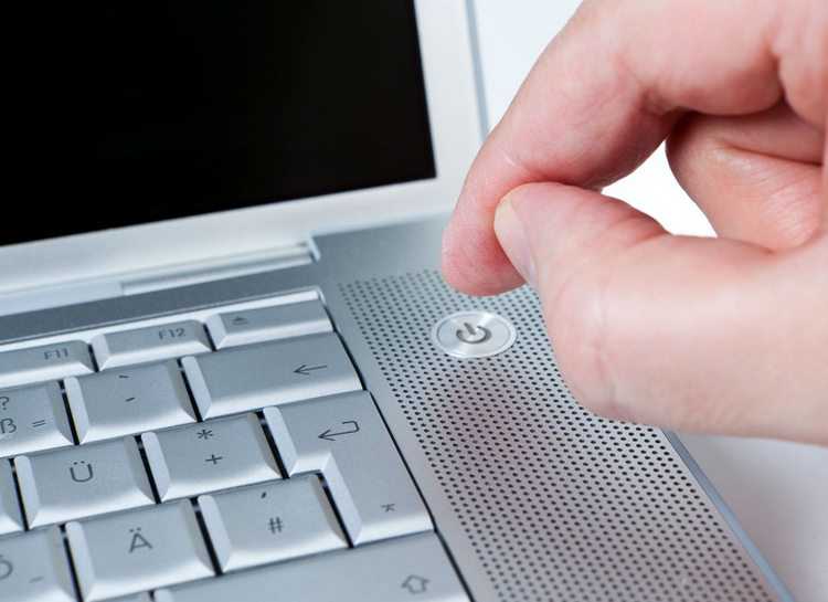 Что делать, если залил клавиатуру ноутбука